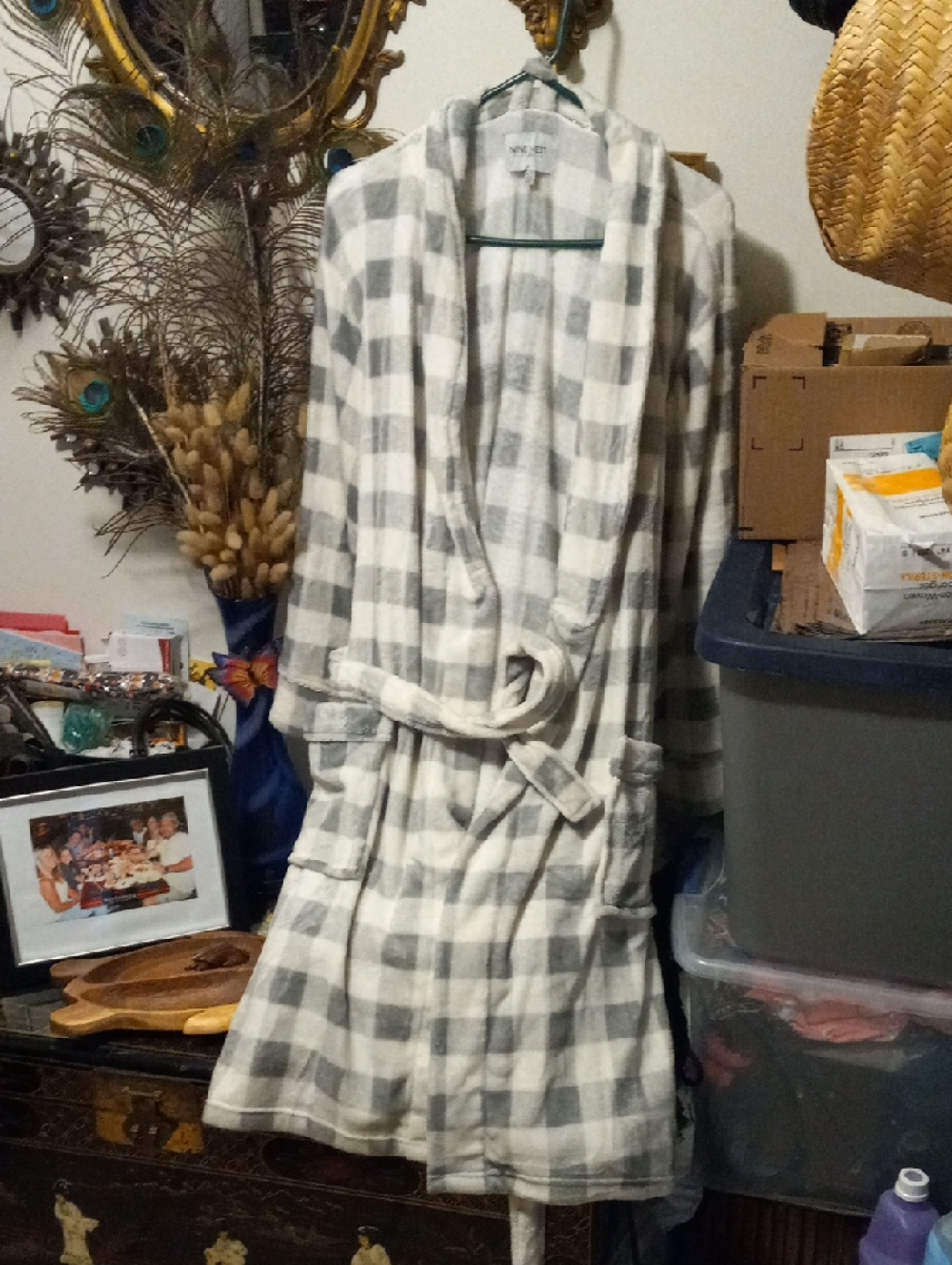 Nine West Plush Sleepwear Robe in Cream and Gray